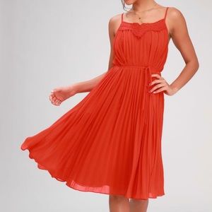NWT Lulus Red Pleated Midi Dress
